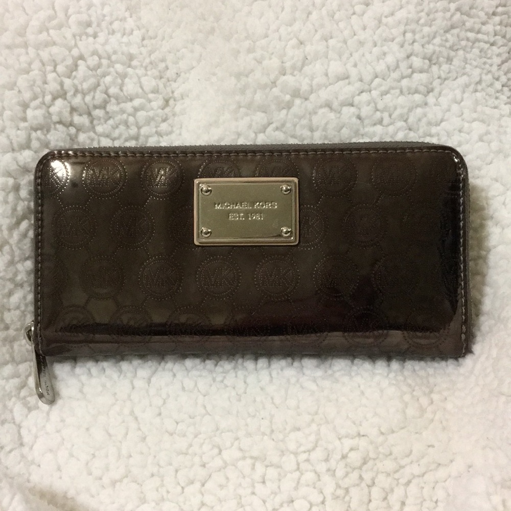 Michael Kors Monogram Wallet